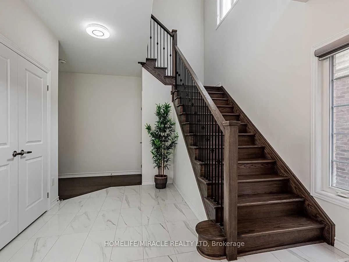 5 bed, $3,000 — Photo 3