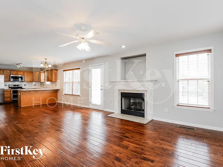 6698 Knob Hill Ct — Photo 6