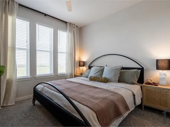 5425 E Orem Dr, Houston, TX 77048