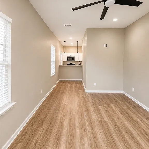 811 Elliott Ave — Photo 5