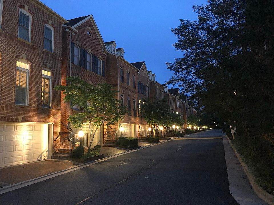 Cozy and safe neighborhood.
