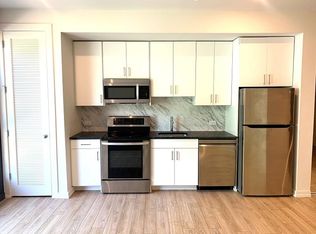 411 Wooster St #220, Wilmington, NC 28401