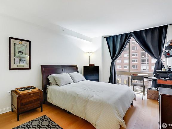4th image of 211 N End Ave APT 5N