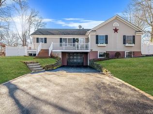 50 Violet Road, Rocky Point, NY 11778