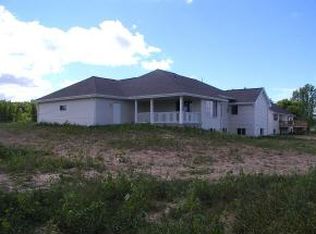 2131 Dollar Ln, De Pere, WI 54115