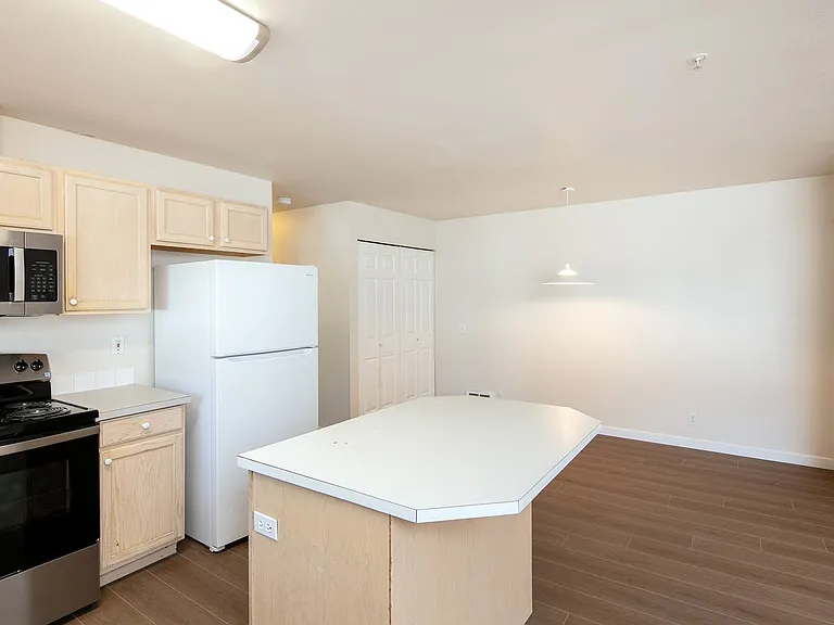 928 N 97th St Apartments — Photo 27
