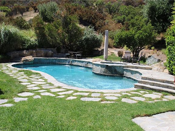 4th image of 2025 Kirsten Lee Dr