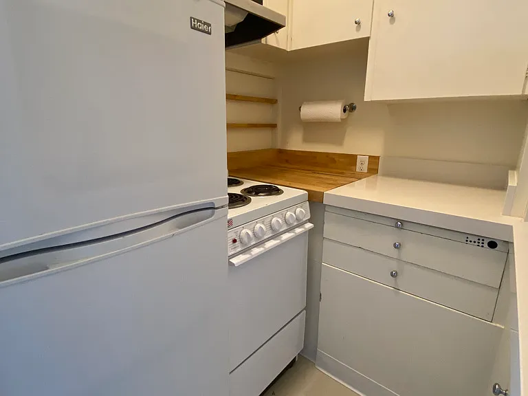 2523 Leavenworth St — Photo 16