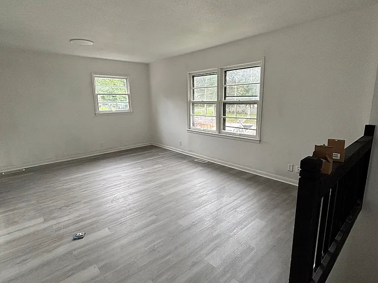 2806 Hilltop Ter NW — Photo 7