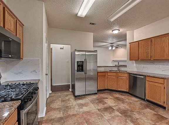 2nd image of 2060 Belvedere Dr