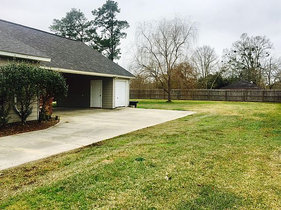 2nd image of 16015 Creekround Dr
