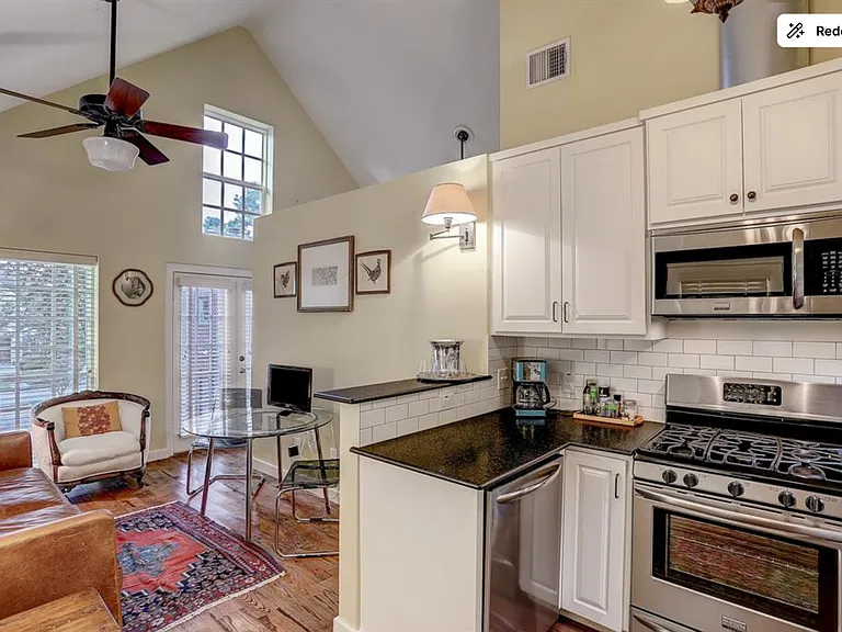 1733 Harold St #GA — Photo 2