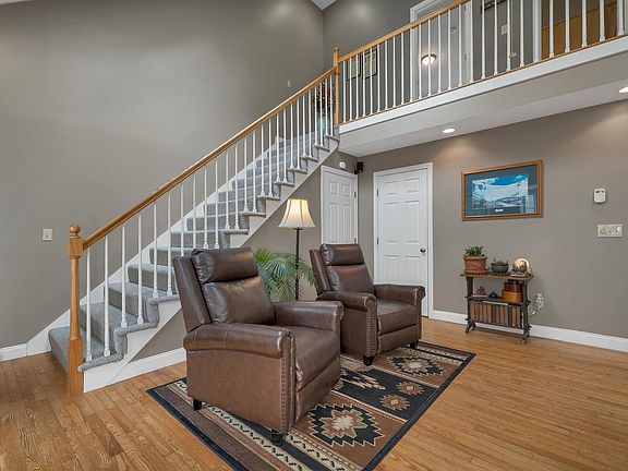4th image of 200 Webster Road #17B
