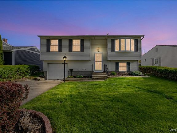 2nd image of 181 Le Havre Dr