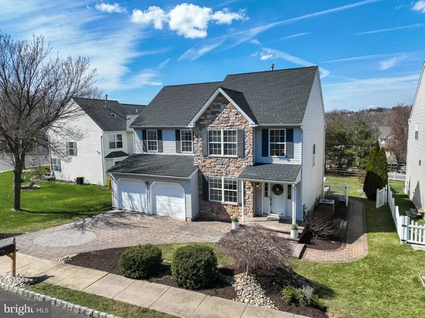 2840 Lee Dr, Jamison, PA 18929