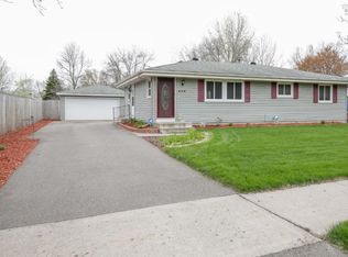 926 Oakview Ln, Anoka, MN 55303