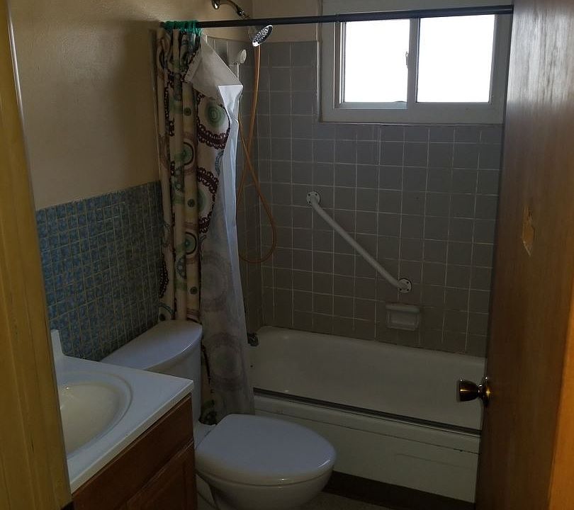 2nd image of 9614 Hemlock Dr