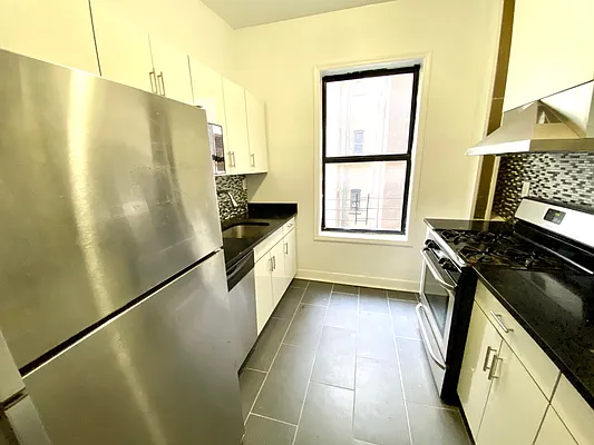 Rented by Douglas Elliman | media 7