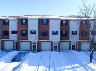 212 Woodhaven Dr #212, Mars, PA