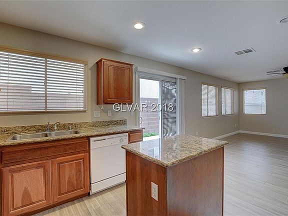 4th image of 5094 Tioga Pass Ave
