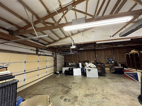 2nd image of 102 Smallmouth Dr