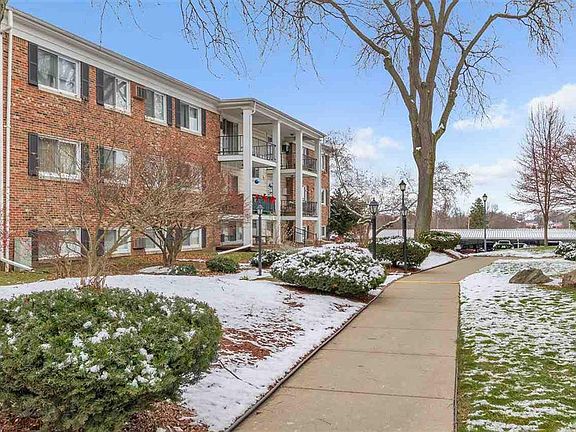 2nd image of 806 W Michigan Ave APT 204W