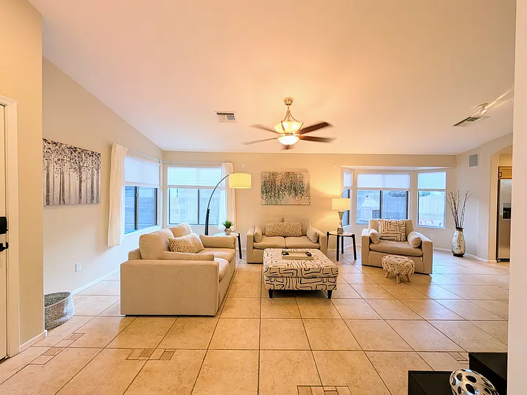 11633 N Greys Ct — Photo 2