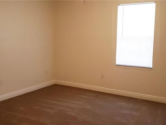 3rd image of 130 Southern Pecan Cir Unit 207