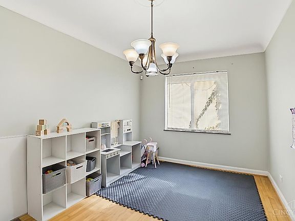 3rd image of 2034 Sundale Ave