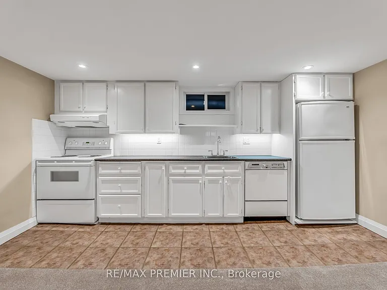 5 Killarney Rd #LOWER LEVEL — Photo 4