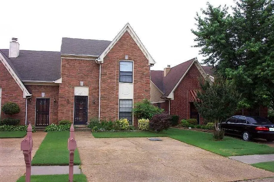 2 bed, 2.5 bath, 1400 sqft, $1,100 — Photo 1