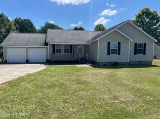 1076 Moore Town Rd, Walstonburg, NC 27888