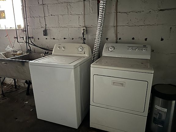 5th image of 925 Baldwin St #2