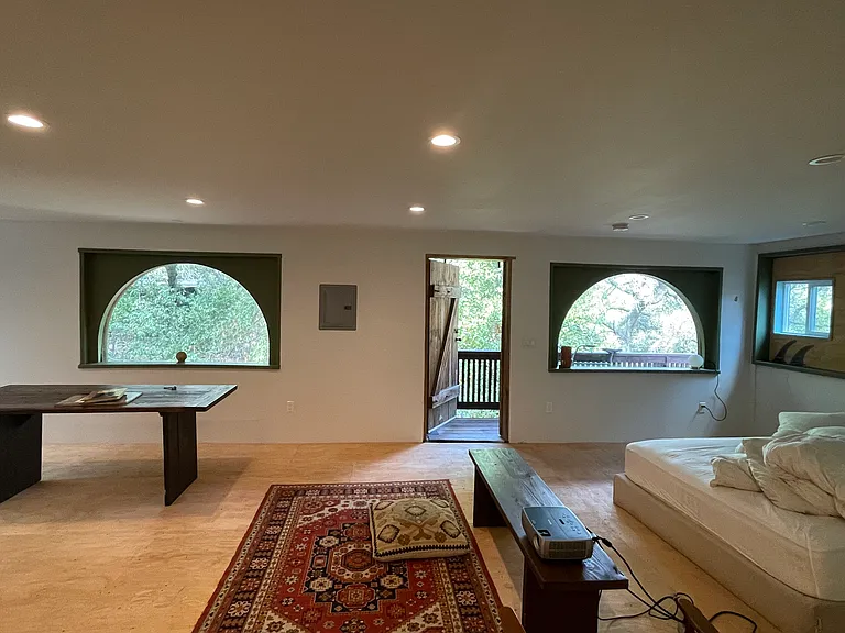 19475 Grand View Dr — Photo 22