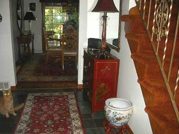3rd image of 1000 Linden Dr