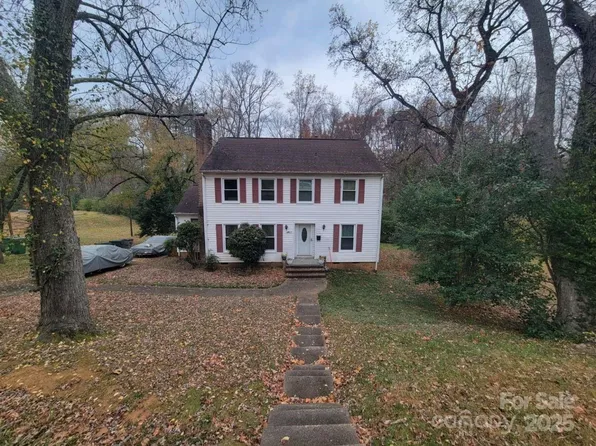 6801 Somersworth Dr, Charlotte, NC 28215