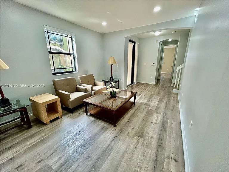 607 NE 35th Ave #607 — Photo 9