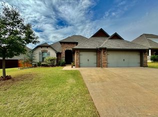 19601 Millstone Crossing Dr, Edmond, OK 73012