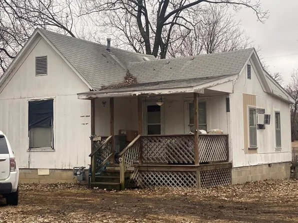 1215 Clark Ave, Parsons, KS 67357