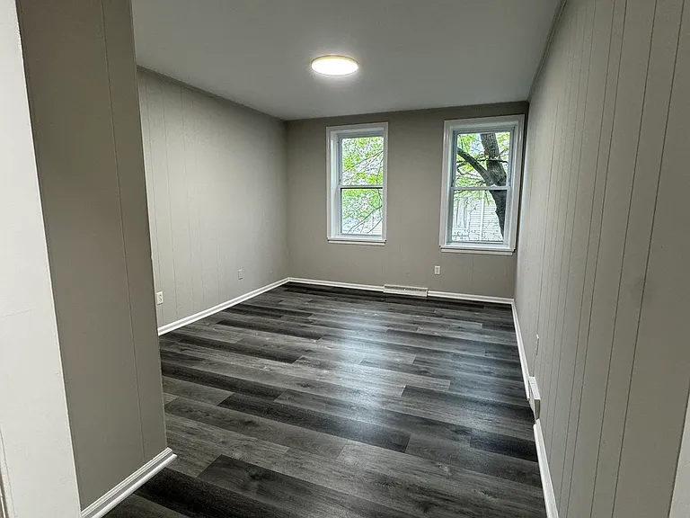 45-51 Cowles St #45 — Photo 8