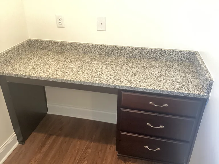601 E Lionel Rd — Photo 11