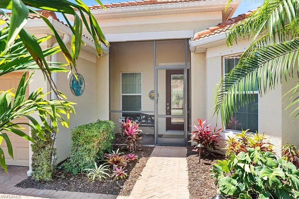 3 bed, 3.0 bath, 2496 sqft, $5,000 — Photo 2