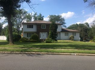 20 Terence Dr, Manalapan, NJ