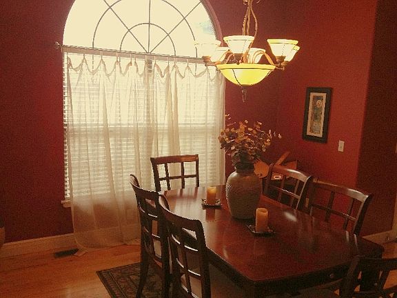 4th image of 7415 Persimmon Ct