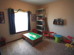 1522 Athens Ct, Cedar Falls, IA 50613