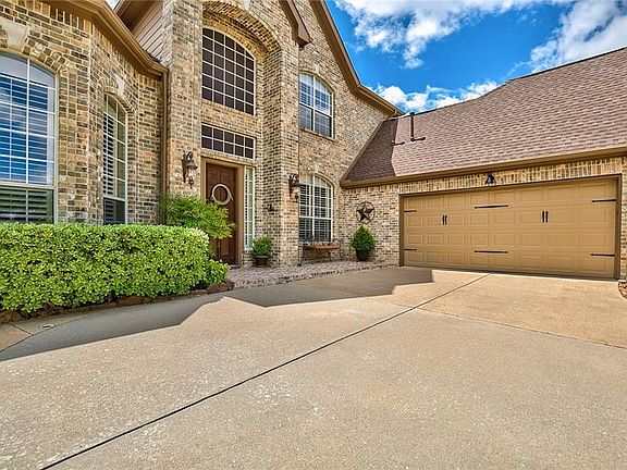 3rd image of 8401 Arbor Creek Ln