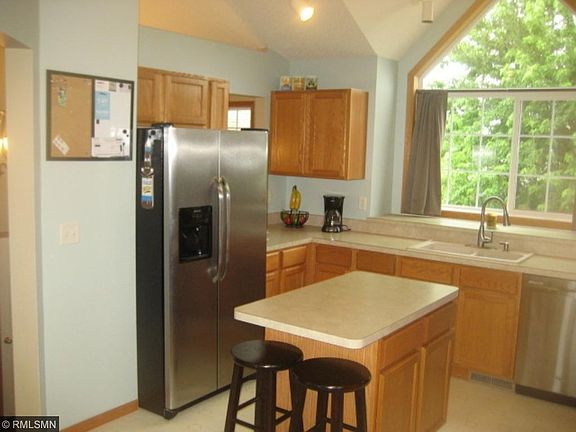 3rd image of 825 Daniel Dr S