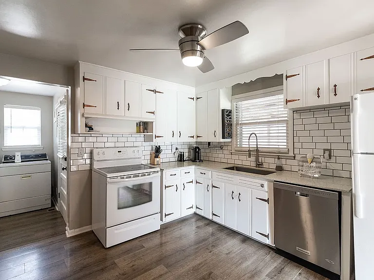 4117 Edwards Ave — Photo 6