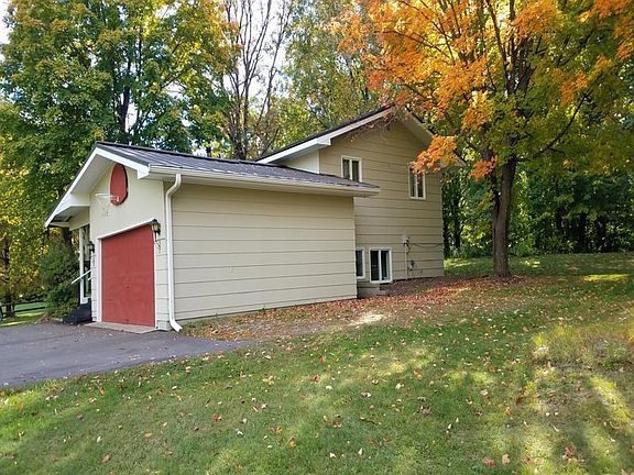 3rd image of 28349 N Lake Dr