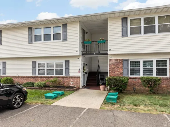 2 Texas Ct APT C, Matawan, NJ 07747